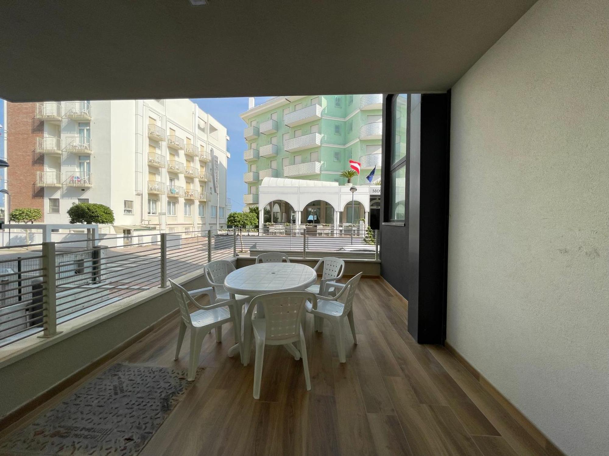 Marina Dream Beach Apartments With Sea View Terrace - Agenzia Cocal Caorle Exteriör bild