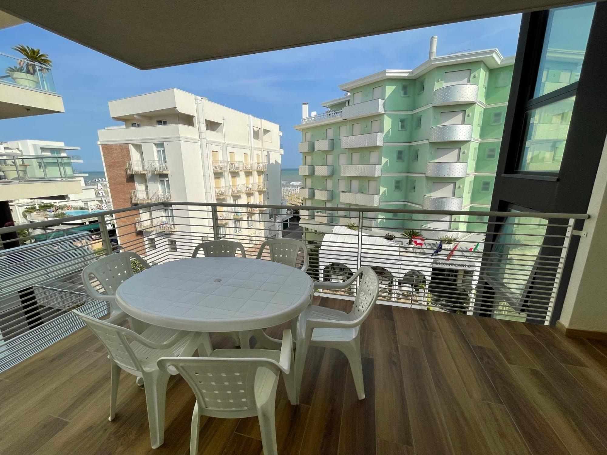 Marina Dream Beach Apartments With Sea View Terrace - Agenzia Cocal Caorle Exteriör bild